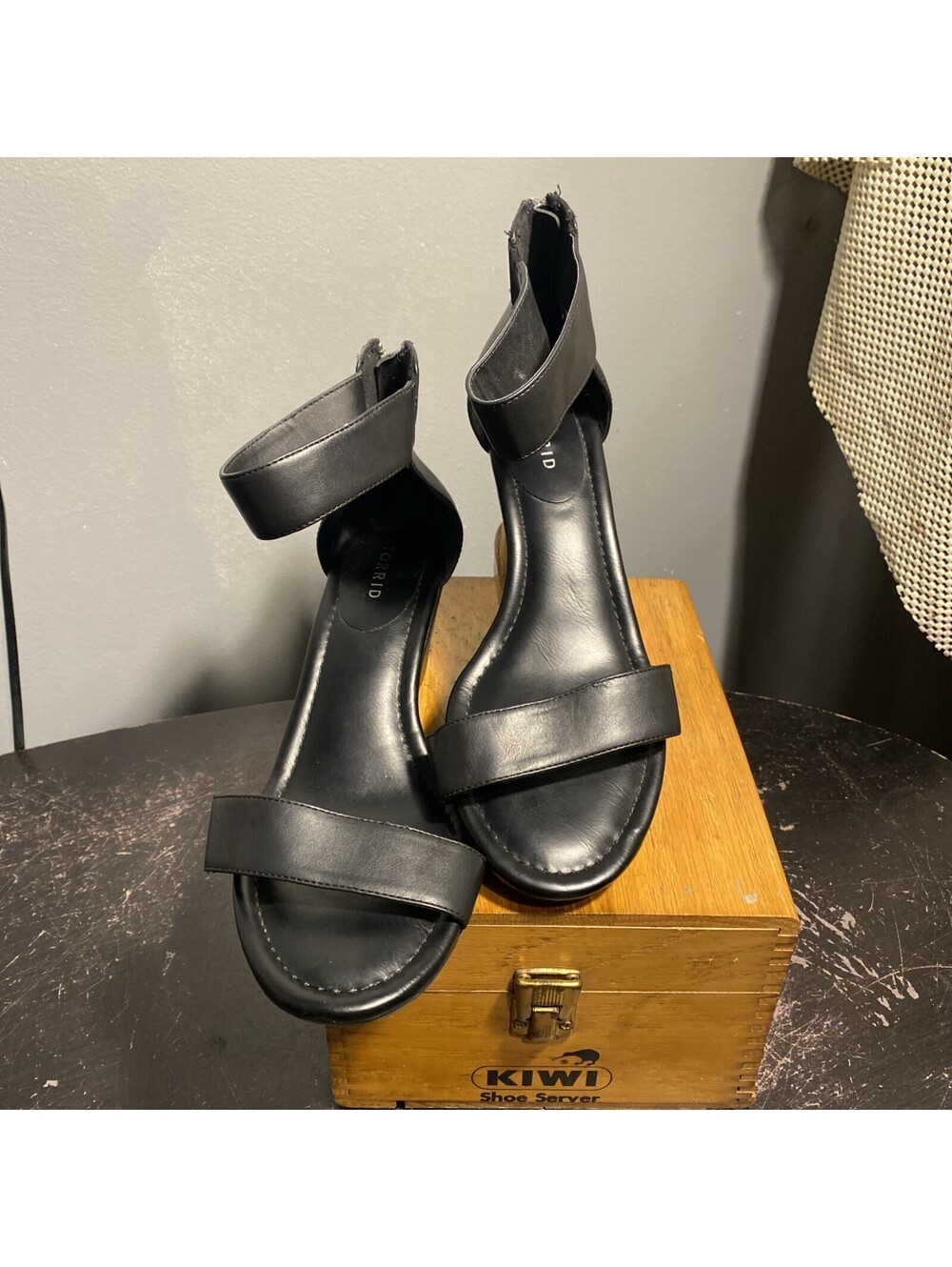 Torrid Wedge Sandals 10.5W Black Strap Womens Wide - Picture 4 of 9